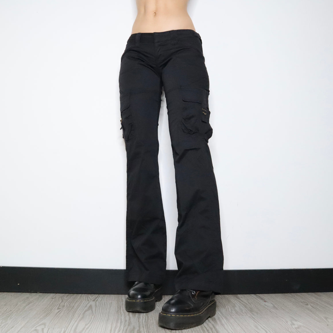 Black Low Waisted Cargo Pants (Small)