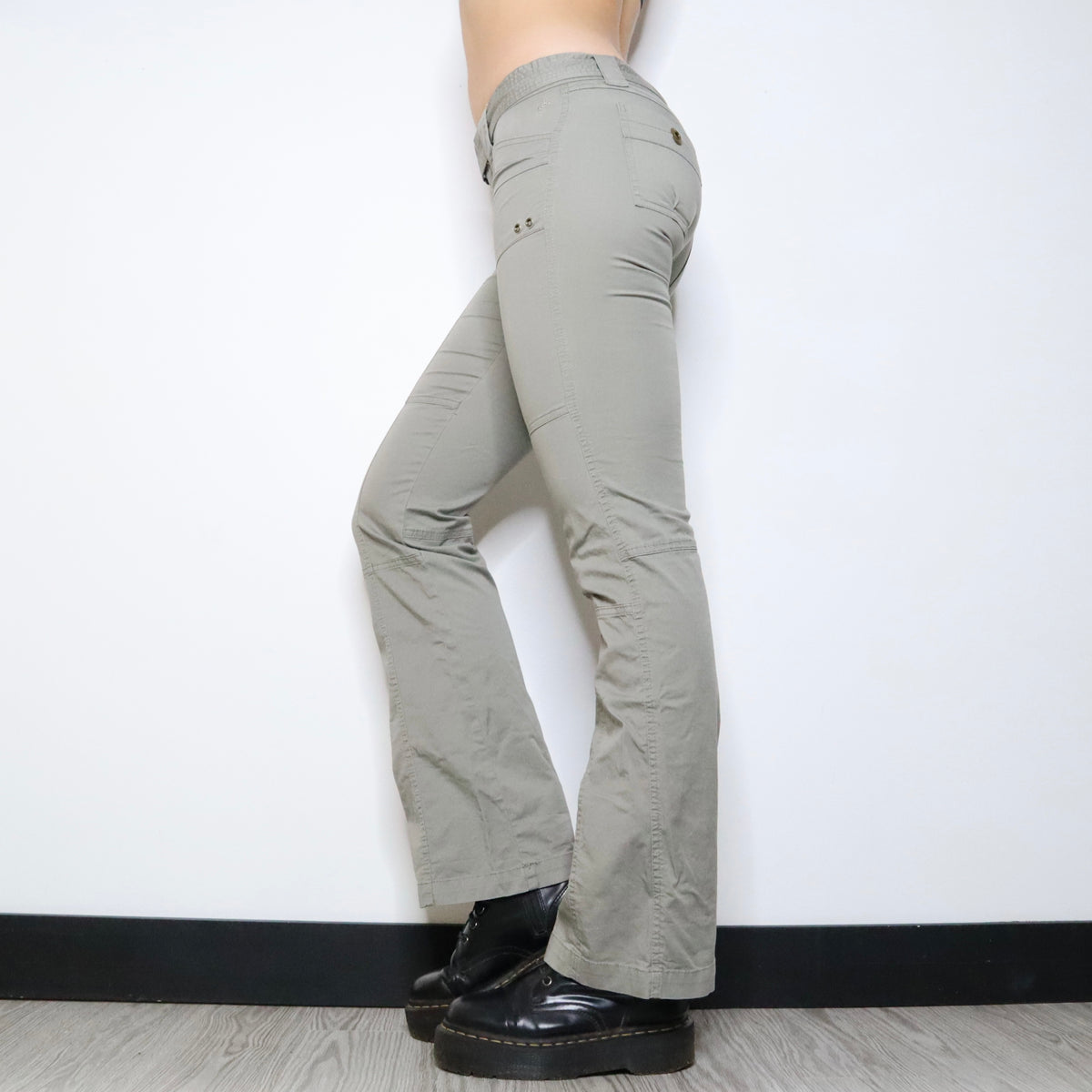 Y2K Khaki Cargo Pants (XS) Imber Vintage