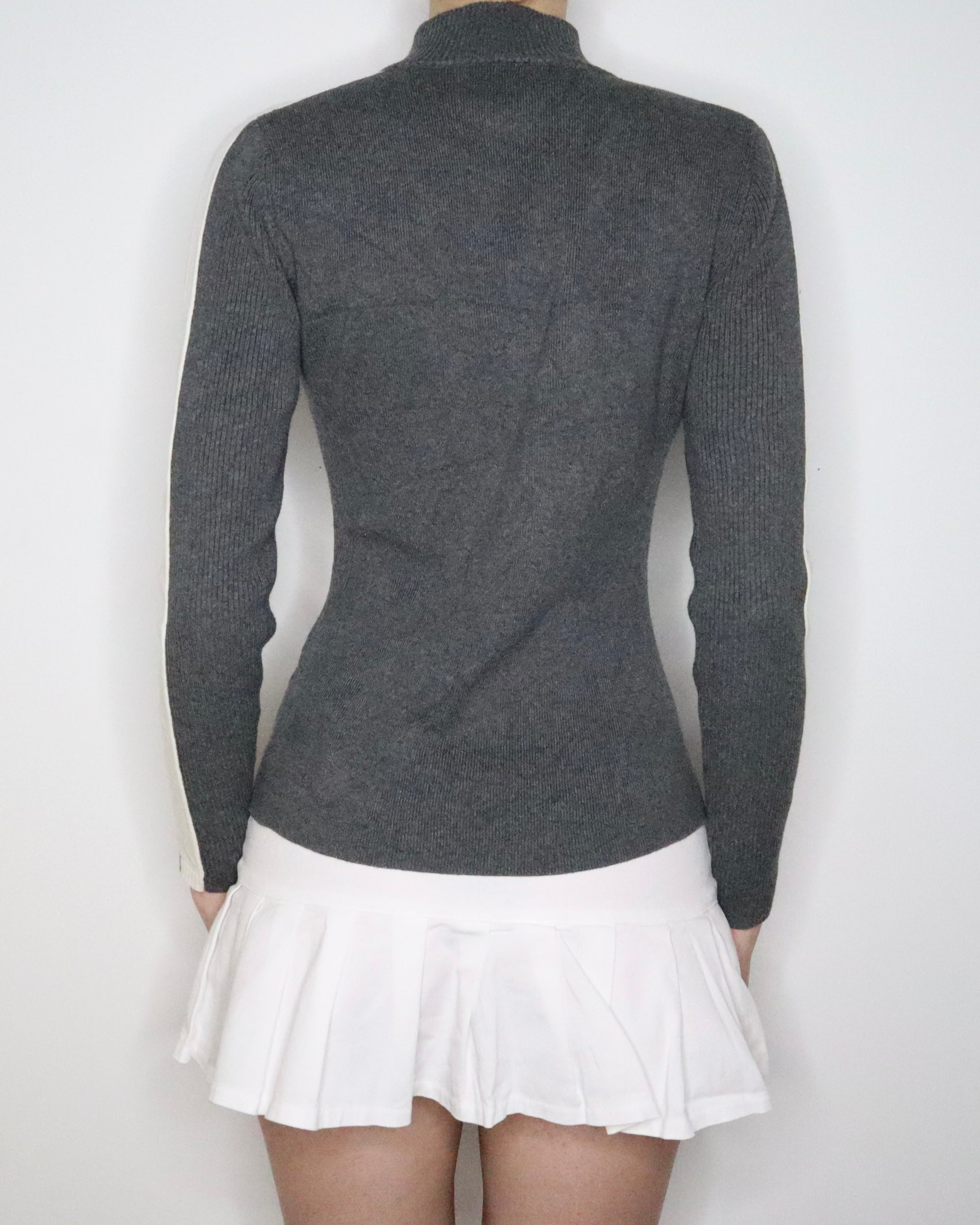 Tommy Hilfiger Gray Sweater (Medium) 