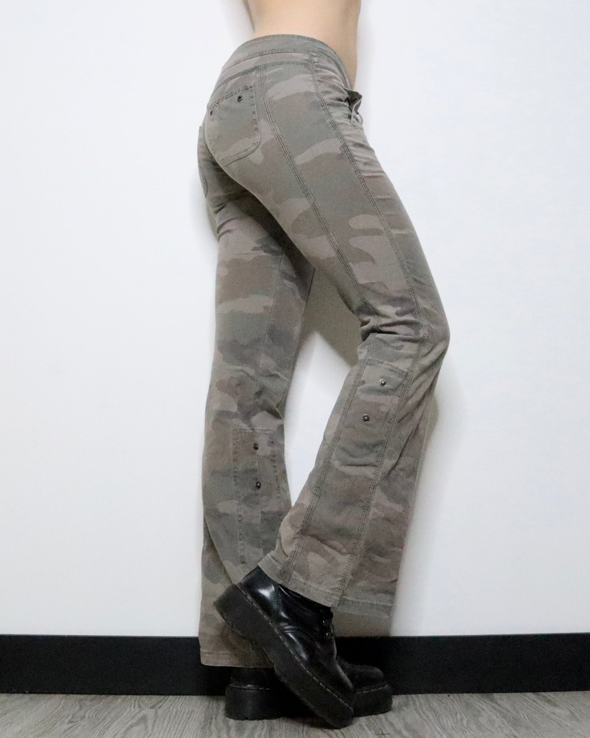 Khaki Camo Cargo Pants (Small) 