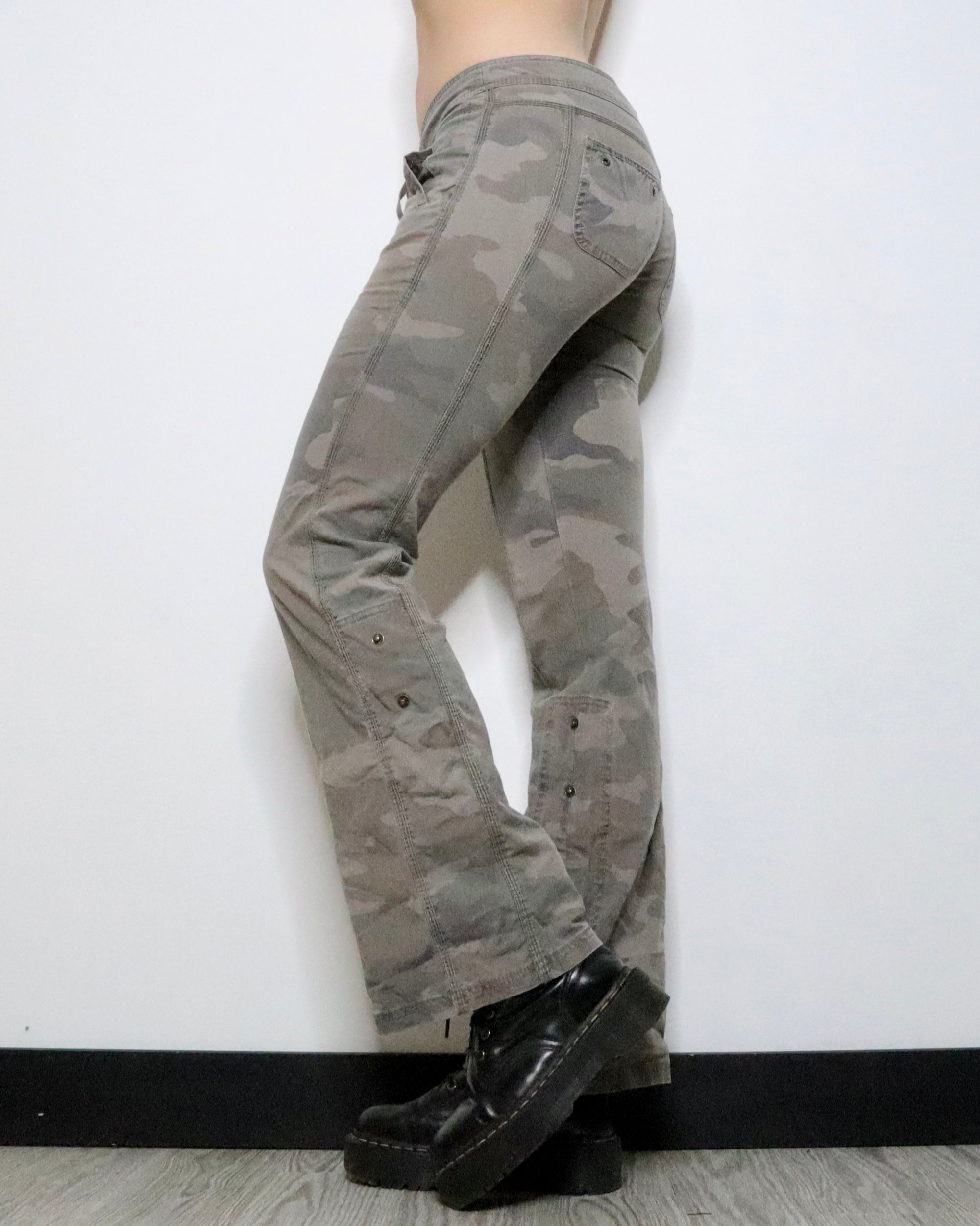 Khaki Camo Cargo Pants (Small) 