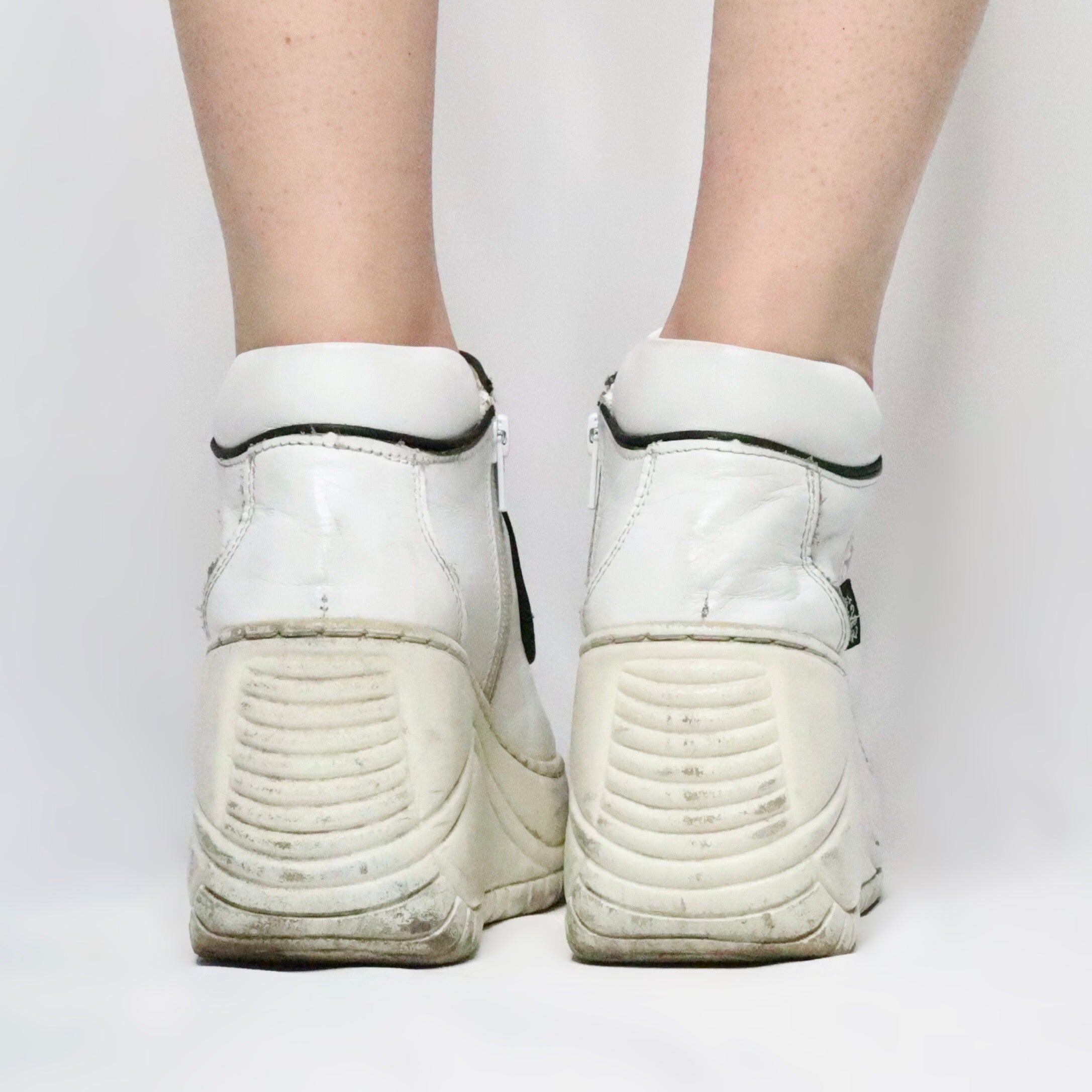 White Platform Sneakers (7 US) - Imber Vintage