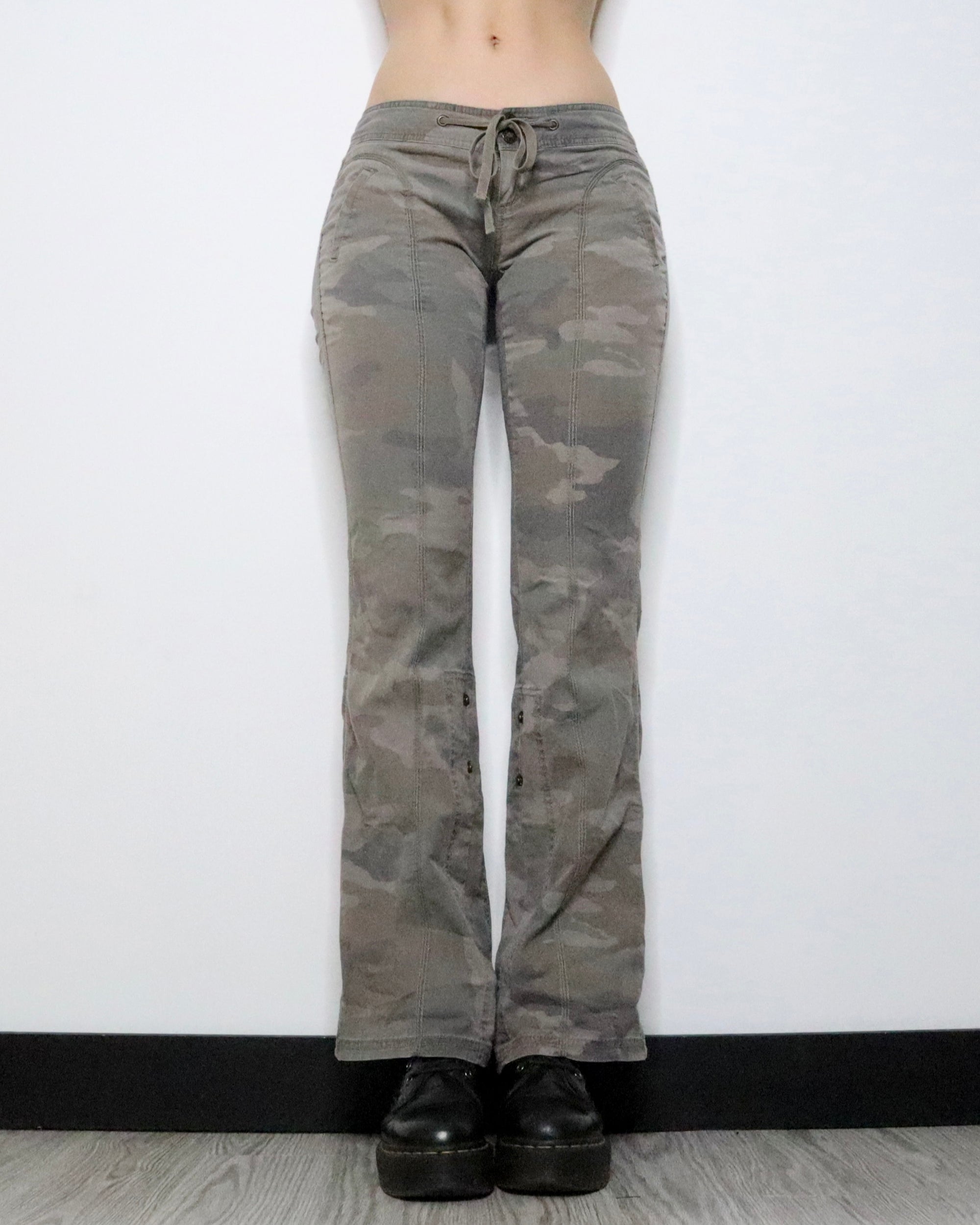 Khaki Camo Cargo Pants (Small) 