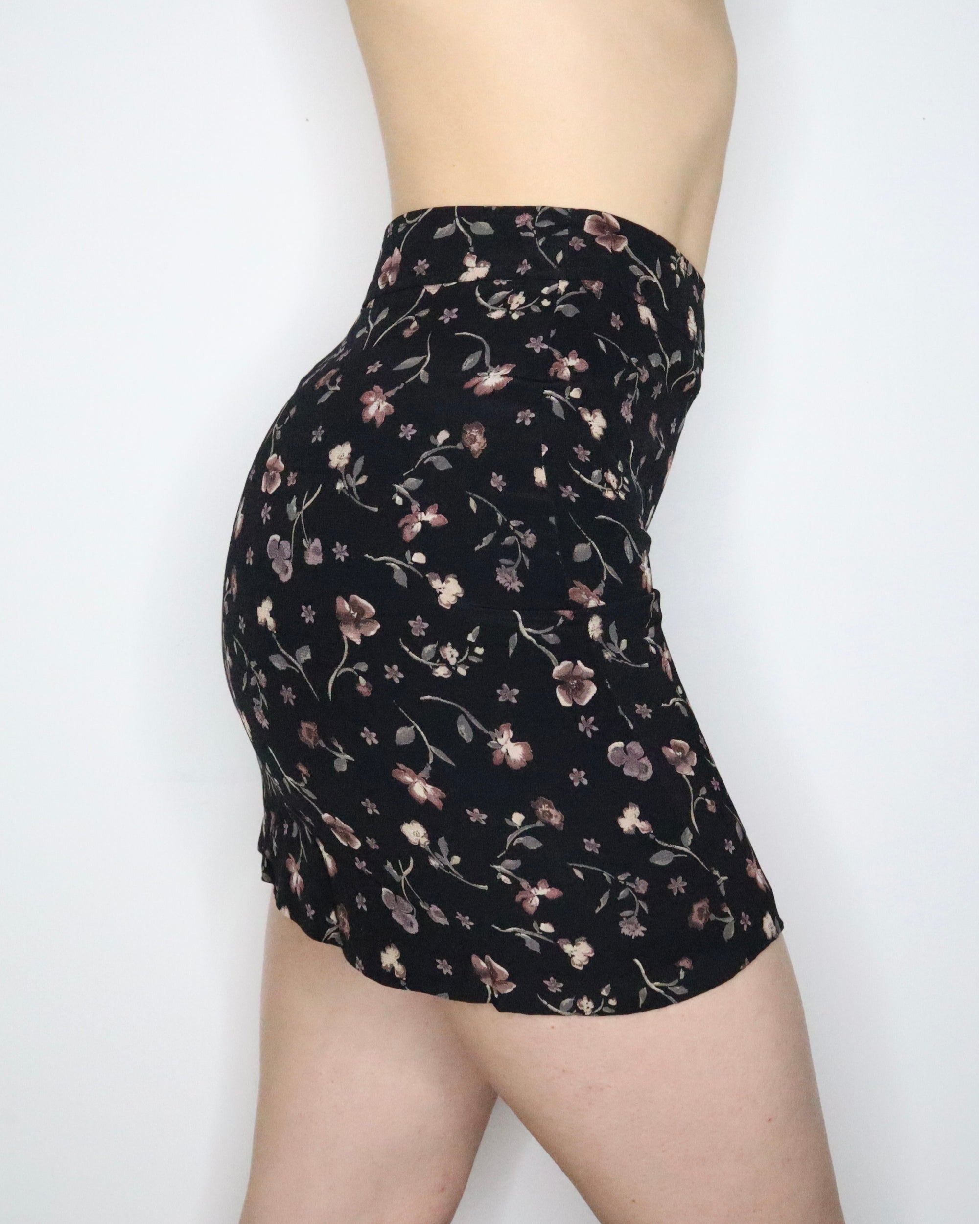 Black Floral Mini Skirt (XS)